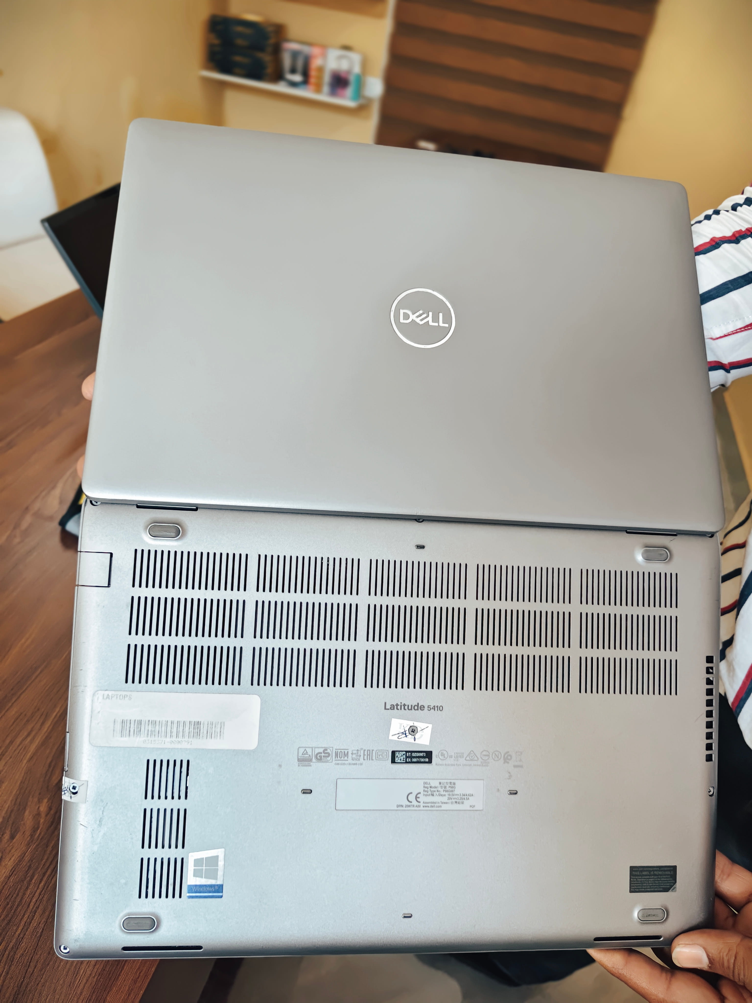 https://agarwaltechhub.com/storage/photos/1/Laptop/5410/6a1185a53ef55.jpg