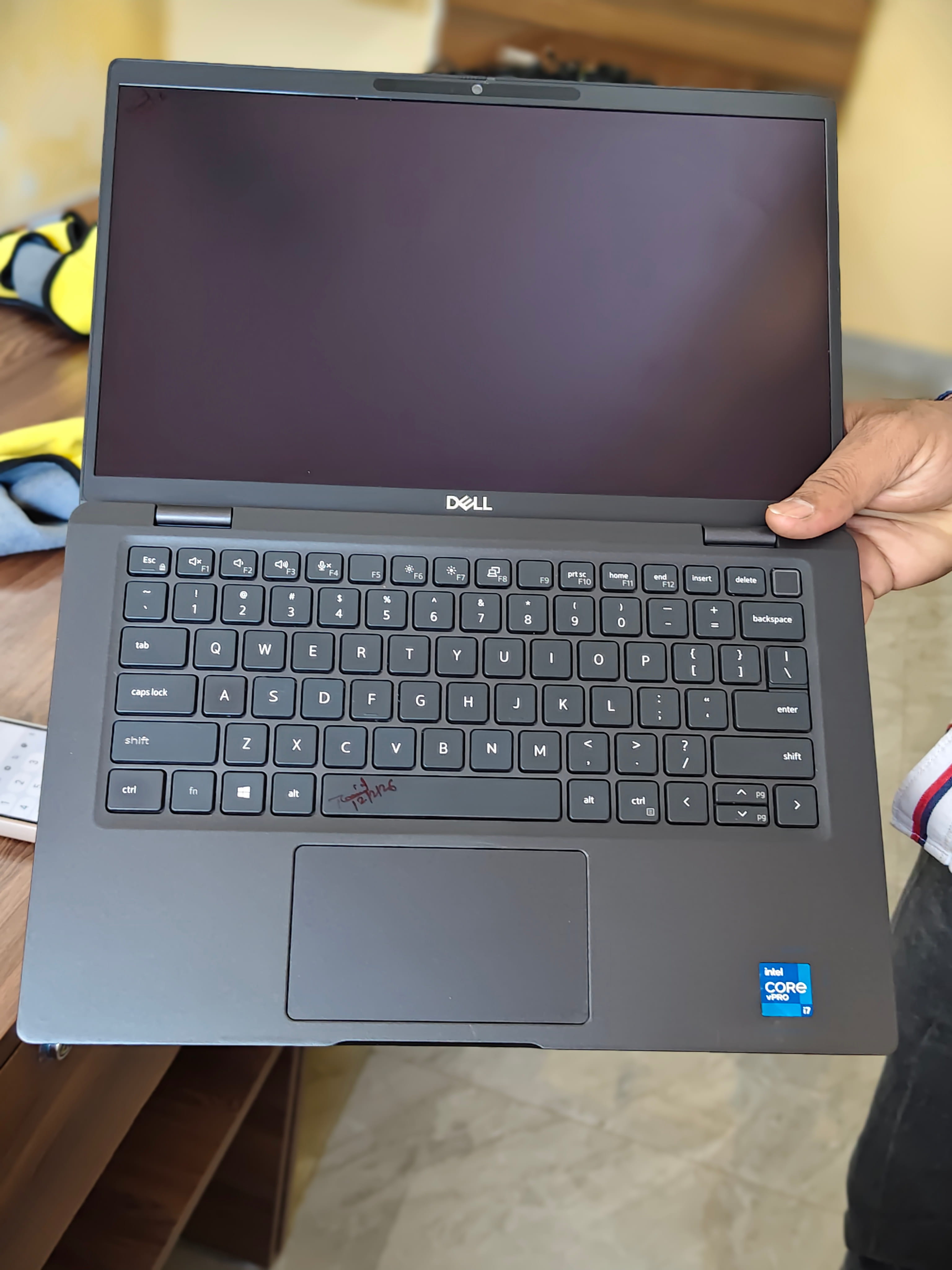 https://agarwaltechhub.com/storage/photos/1/Laptop/7320/6a118e0a3161c.jpg