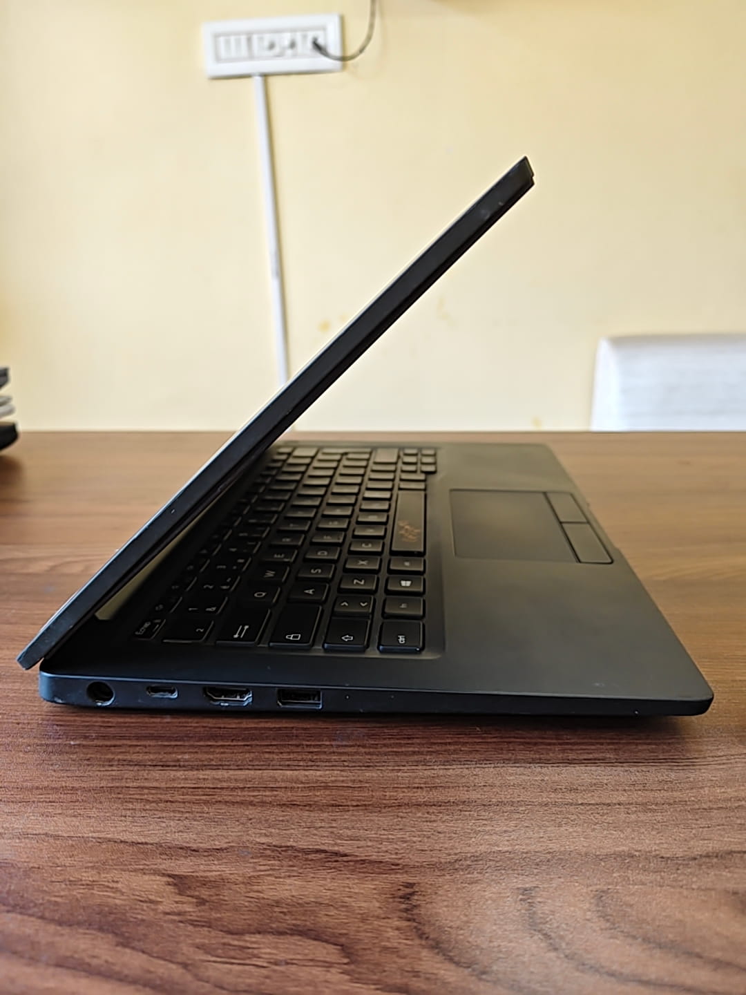 https://agarwaltechhub.com/storage/photos/1/Laptop/7400/6a11935e208a6.jpg