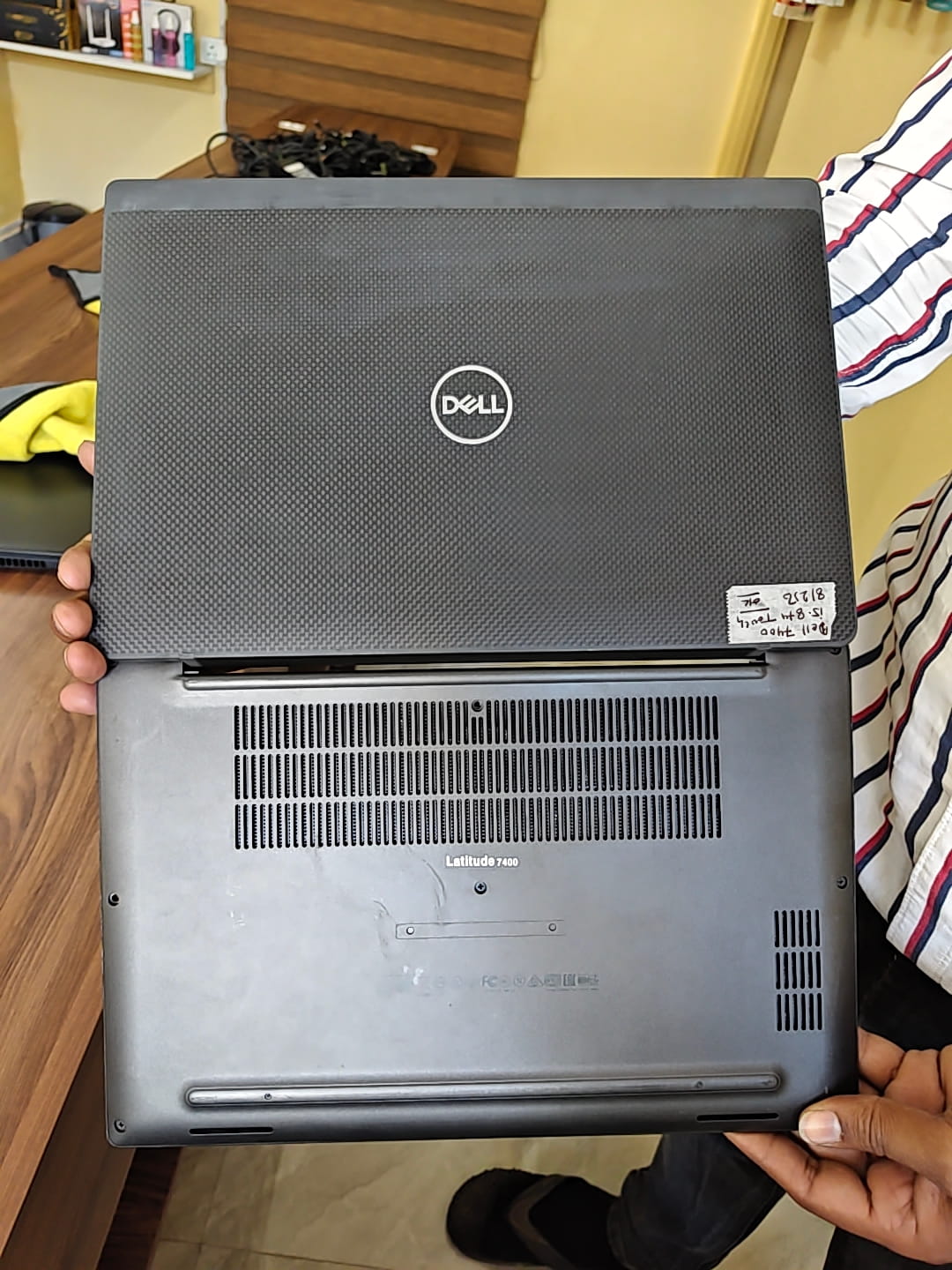 https://agarwaltechhub.com/storage/photos/1/Laptop/7400/6a11935e3a5d2.jpg