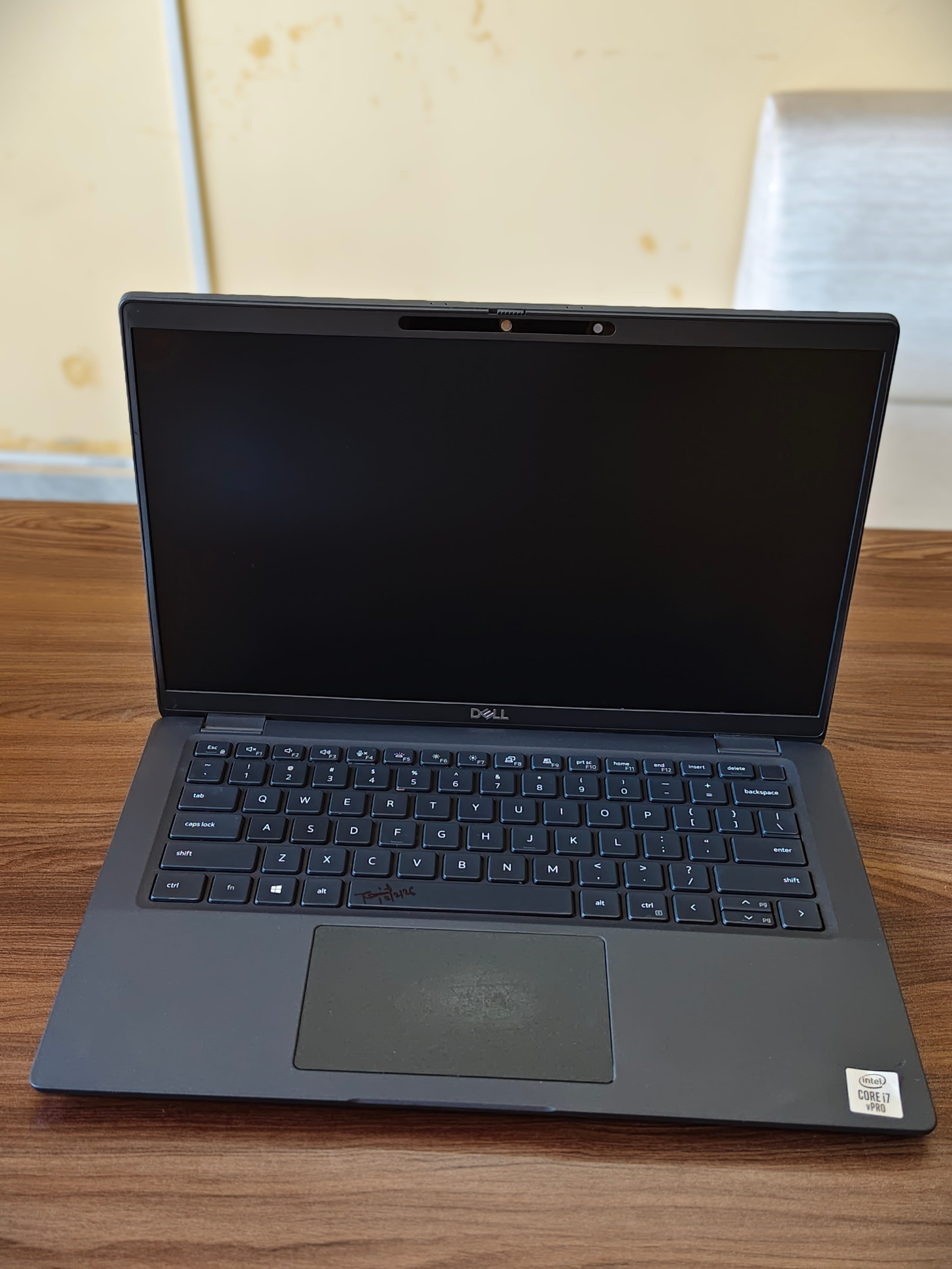 https://agarwaltechhub.com/storage/photos/1/Laptop/7410/6a119aa6b6362.jpg