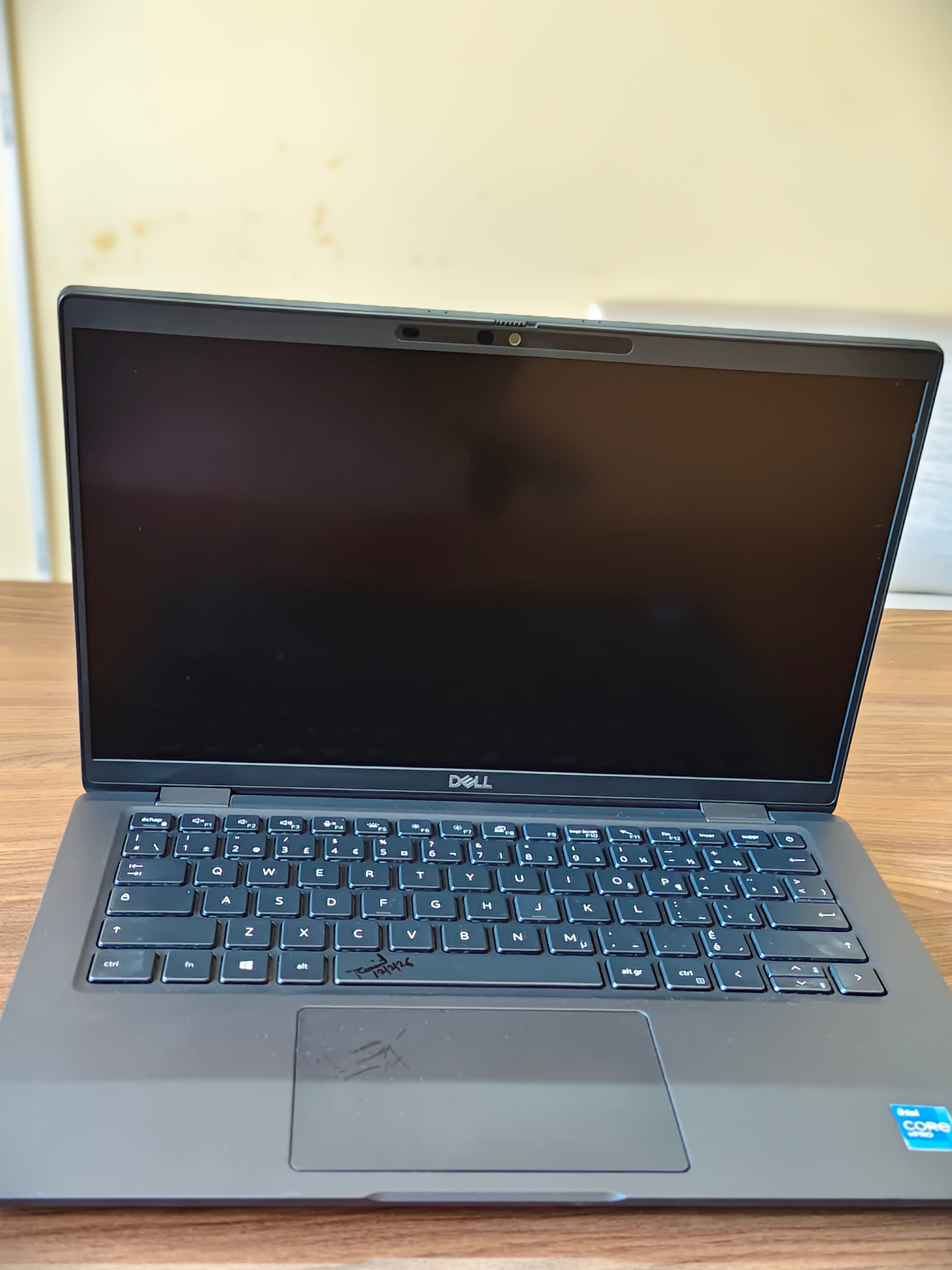 https://agarwaltechhub.com/storage/photos/1/Laptop/7420/6a119ea0050f8.jpg