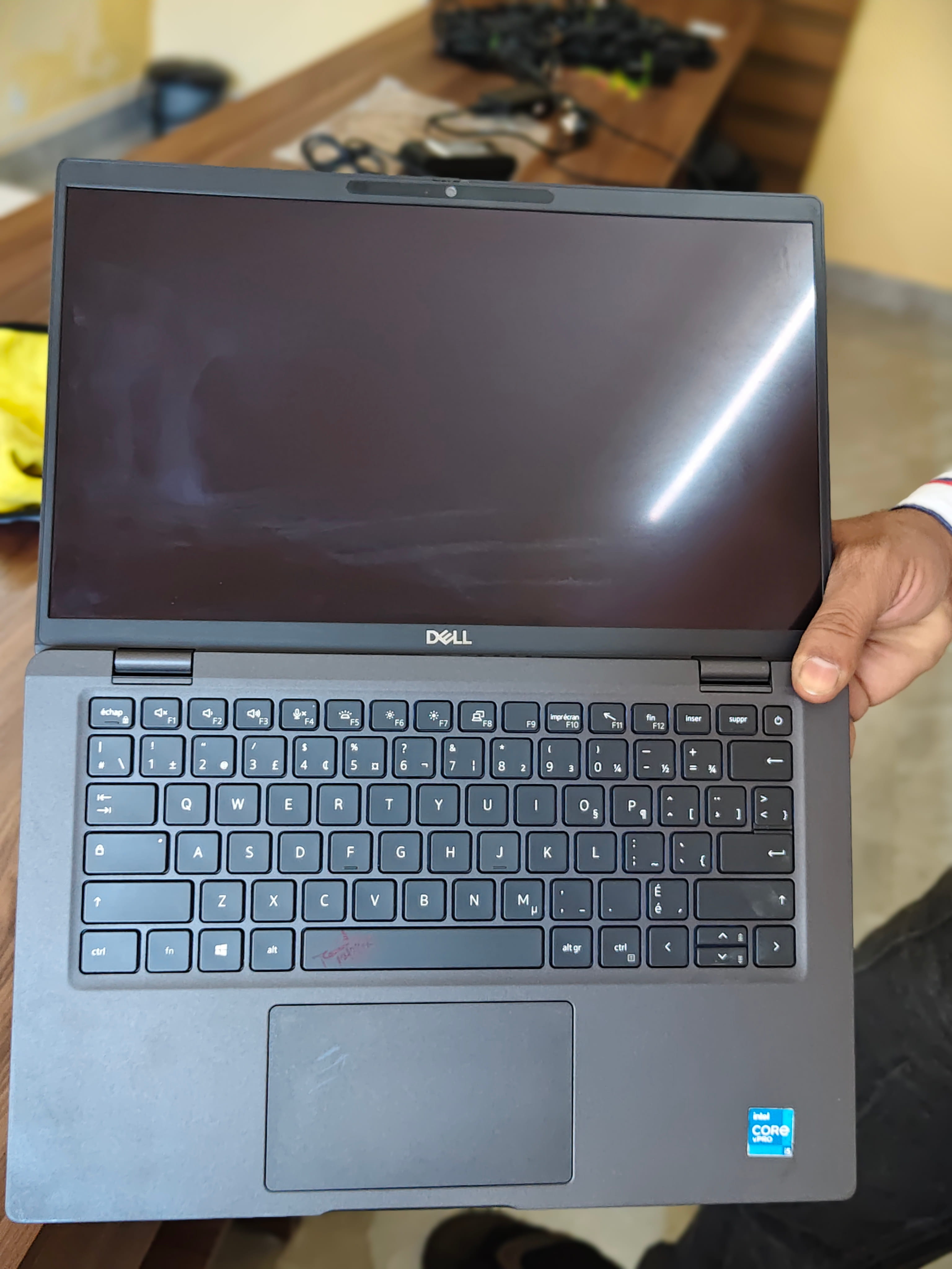 https://agarwaltechhub.com/storage/photos/1/Laptop/7420/6a119ea054dbc.jpg