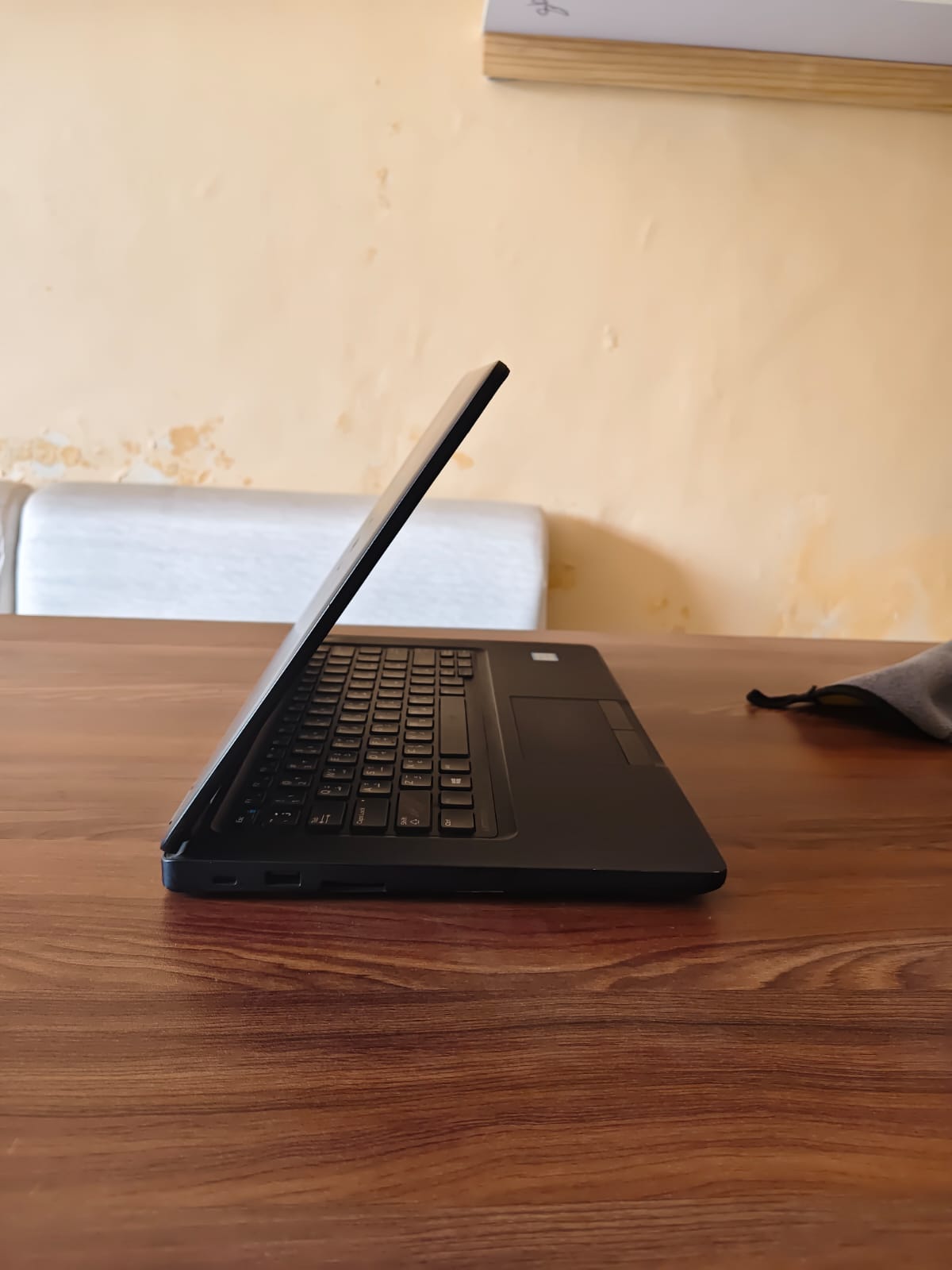 https://agarwaltechhub.com/storage/photos/1/Laptop/E7450/6a1826aee9836.jpeg